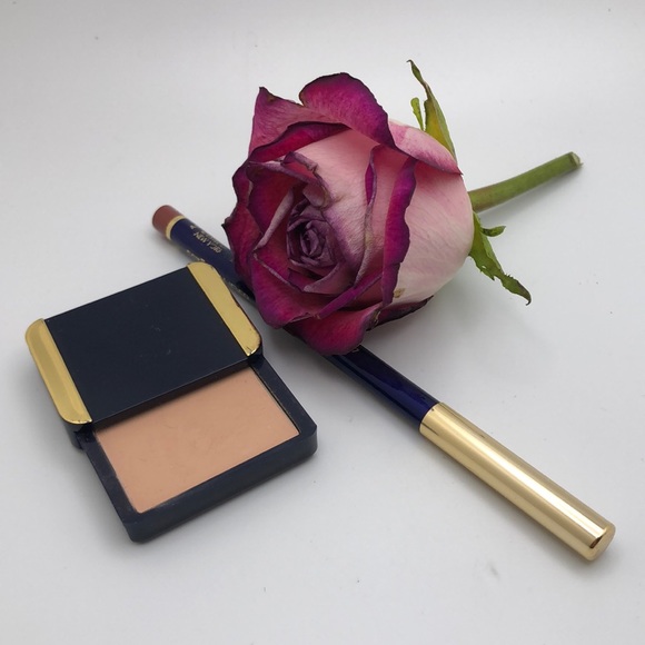 Estée Lauder Pressed Powder, Lip defining pencil - Picture 2 of 7